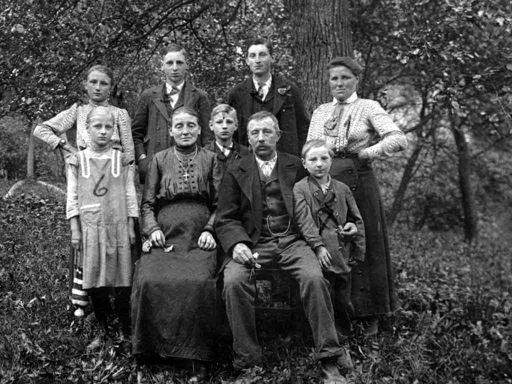 Vieling Chronik
Hauerfamilie in den Zwanziger Jahren
1024x768