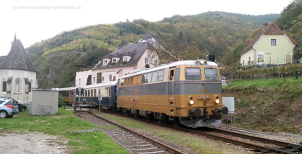 2043.24 mit dem Wachau Zug der NVOG - letzter Tag der Betriebssaison